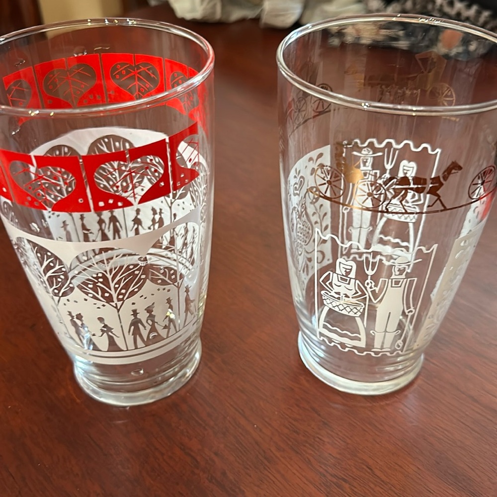Amish print 32 oz glasses (2)